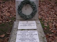 01-32 Vastagh család